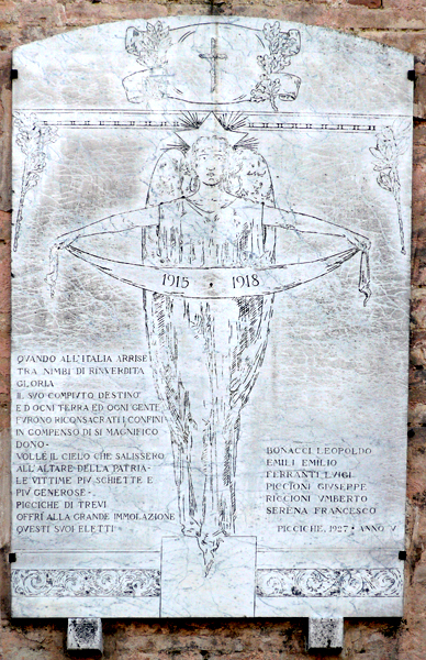 Trevi - Picciche - Lapide dei caduti in giuerra 1915-18