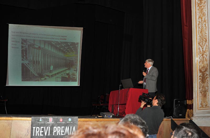 Trevi Premia il prof. Claudio Santoni - Foto