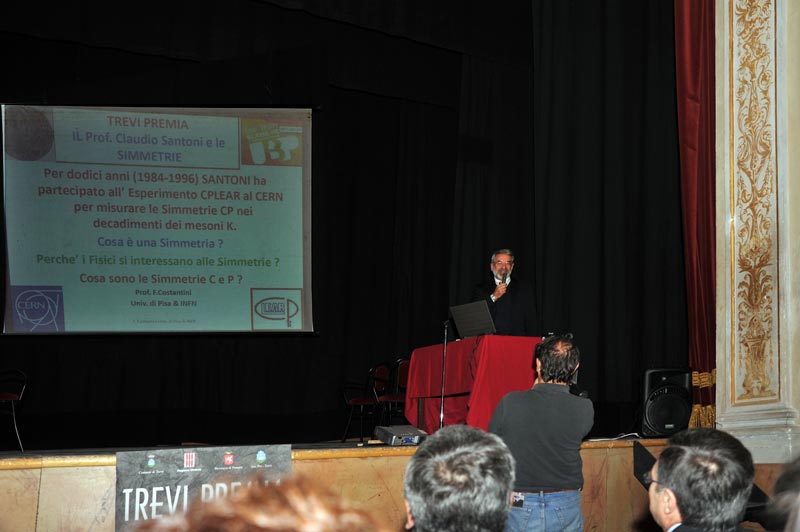 Trevi Premia il prof. Claudio Santoni - Foto